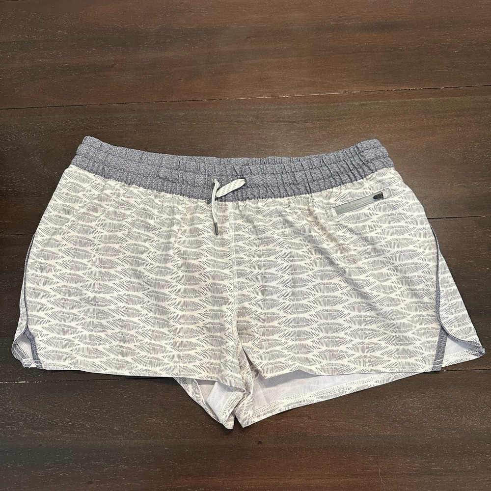 Vuori Clementine Short Grey Leaf size XL